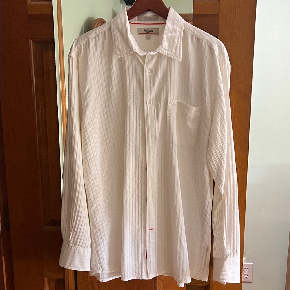 Faconnable White Textured Button-Up Shirt
Good condition
Size L